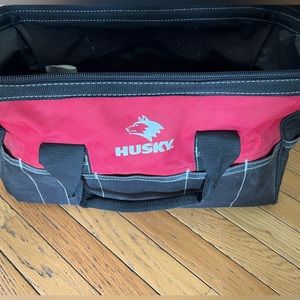 Husky Pocket Zippered Tool Bag